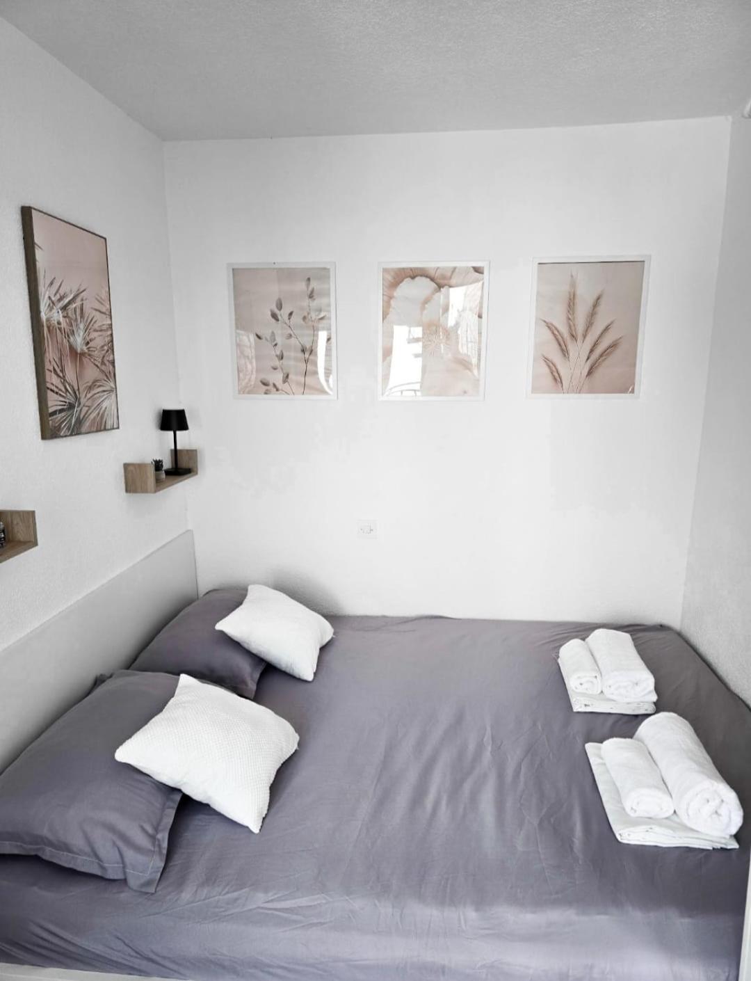 Private Bedroom With Bathroom Baska Voda Exterior photo